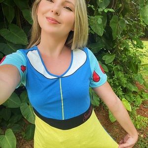 Disney Snow White Tee Shirt NWT Small